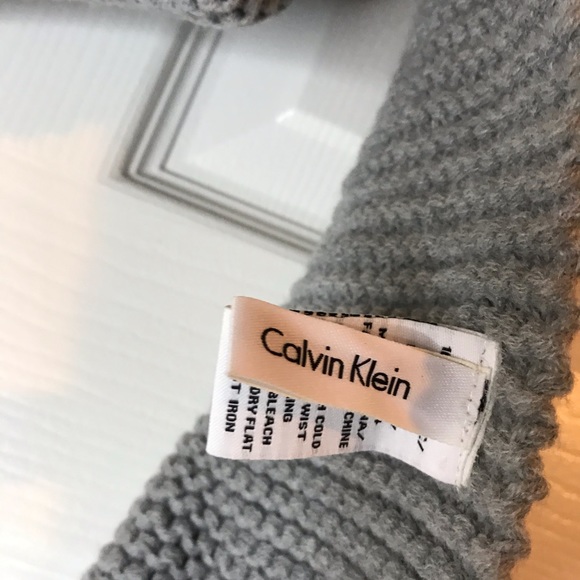 Calvin Klein Knitted Grey Chunky Scarf - Picture 3 of 5